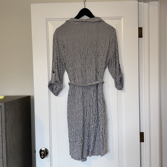 Zara Dress, small white & grey stripe, faux front buttons, pockets, tie waist - Picture 6 of 6